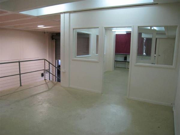 FUNCTIONAL INDUSTRIAL UNIT Picture 3