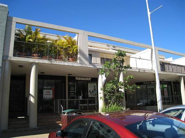 RETAIL SHOP IN PRIME LOCATION Picture 2