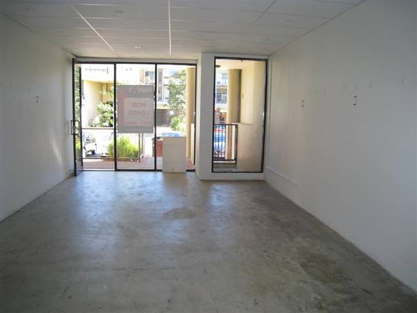 RETAIL SHOP IN PRIME LOCATION Picture 3