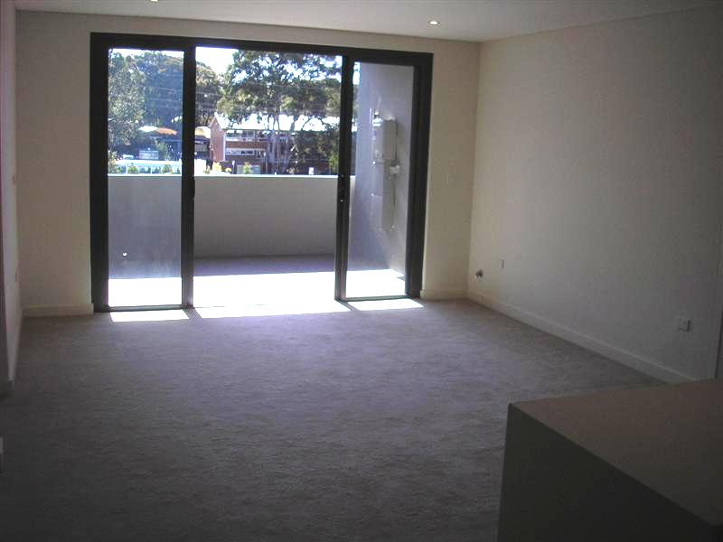 MODERN 1 BEDROOM APARTMENT Picture 3