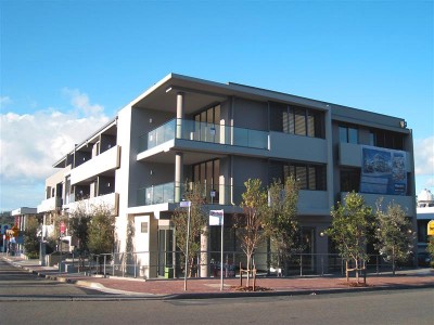 MODERN 1 BEDROOM APARTMENT Picture