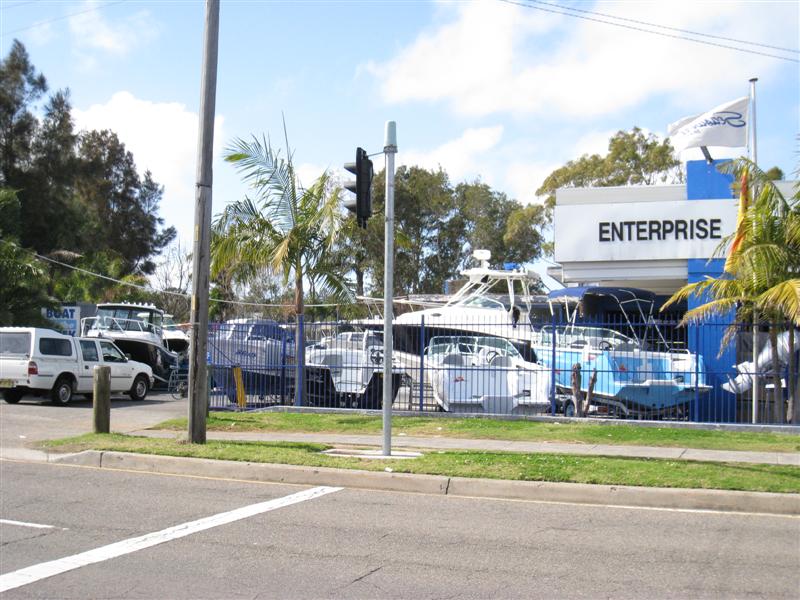 HIGH PROFILE MAIN ROAD DEVELOPMENT SITE Picture 2