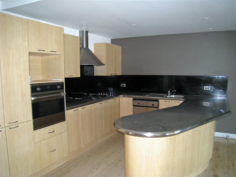 Stunning 3 bedroom home Picture 3