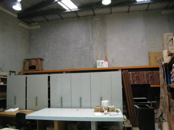 MODERN SMALL BUSINESS UNIT Picture