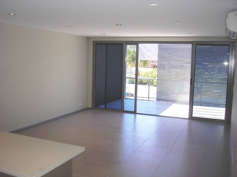 Under Application ULTRA MODERN 2 BEDROOM APARTMENT WITH STUDY Picture 3