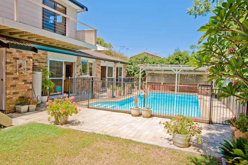 Sunny, Light, Private & Spacious Picture 2