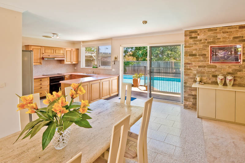 Sunny, Light, Private & Spacious Picture 1