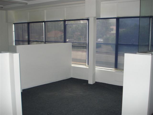FIRST FLOOR OFFICE SPACE Picture 2