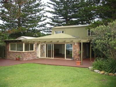Absolute Beachfront Home Picture