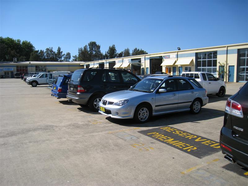 AVAILABLE NOW! FUNCTIONAL INDUSTRIAL UNIT Picture 3