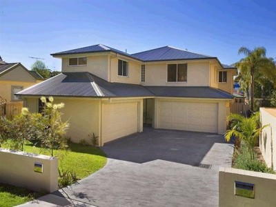 Contemporary 4 bedroom home Picture