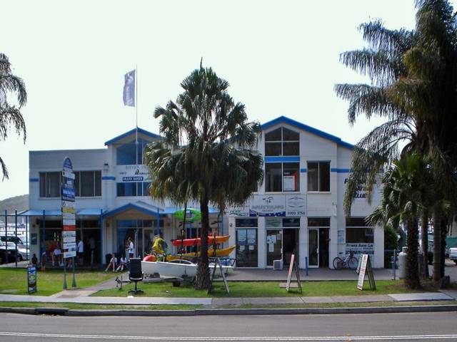 OFFICE SUITE IN QUALITY MARINA POSITION Picture 3