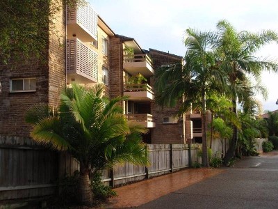 Massive three bedroom apartment Picture