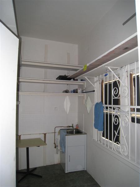 WARATAH STREET POSITION RETAIL PREMISES Picture 3