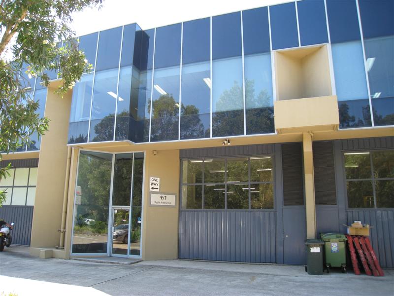 VERSATILE MODERN COMMERCIAL INDUSTRIAL UNIT - PRICE REDUCED! Picture 1