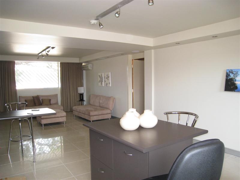 PRIME POSITION FIRST FLOOR OFFICE Picture 3