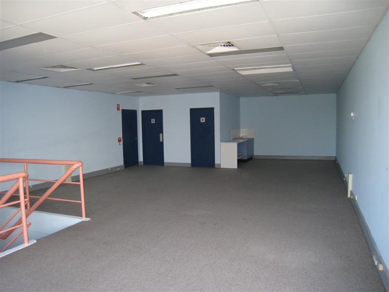 BUDGET COMMERCIAL OFFICE IN PRIVATE LOCATION Picture