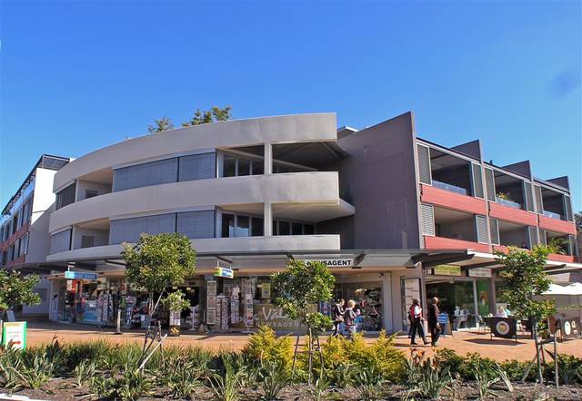 Life's Too Short To Live Anywhere Else! Picture 1