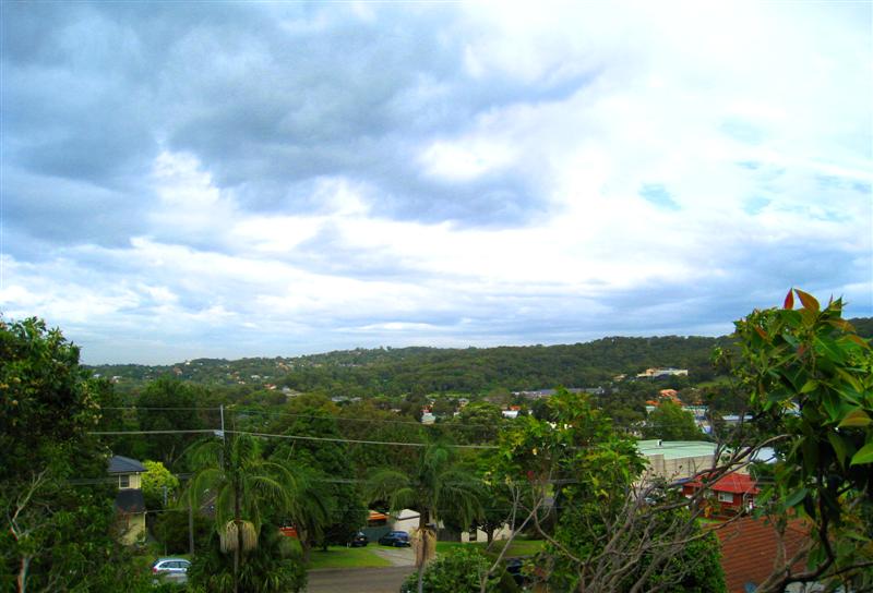 Downsize with-in walking distance to Mona Vale Village Picture 2