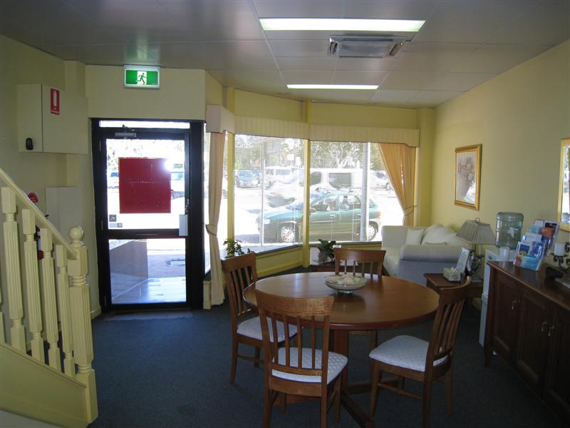 COMMERCIAL RETAIL INVESTMENT WITH QUALITY TENANT Picture 2