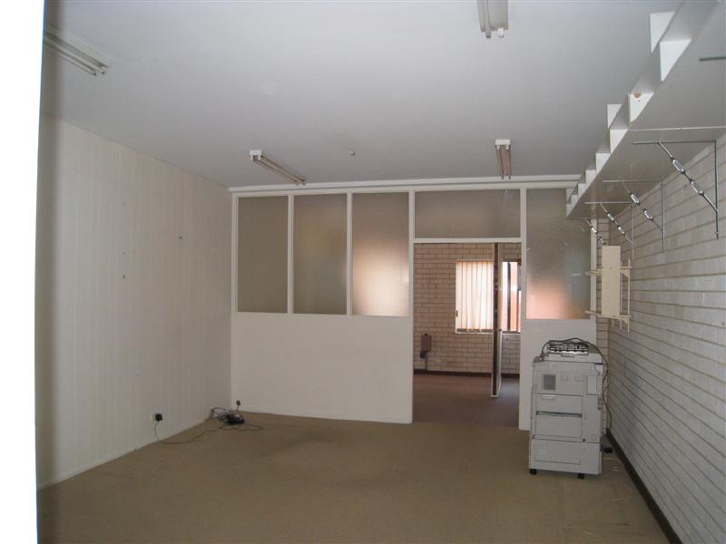 NORTH FACING COMMERCIAL OFFICE SUITE Picture 3