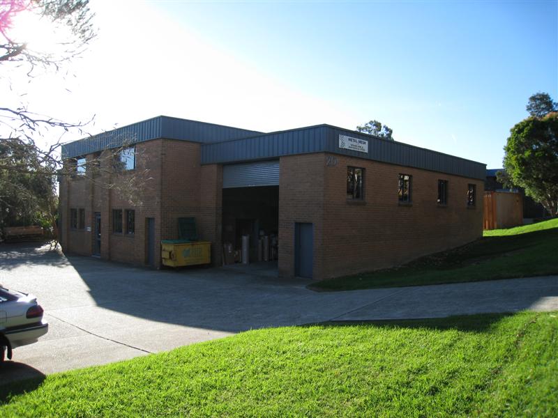 FUNCTIONAL FREESTANDING INDUSTRIAL BUILDING Picture 1