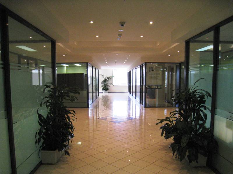 CONTEMPORARY QUALITY COMMERCIAL OFFICE Picture 3