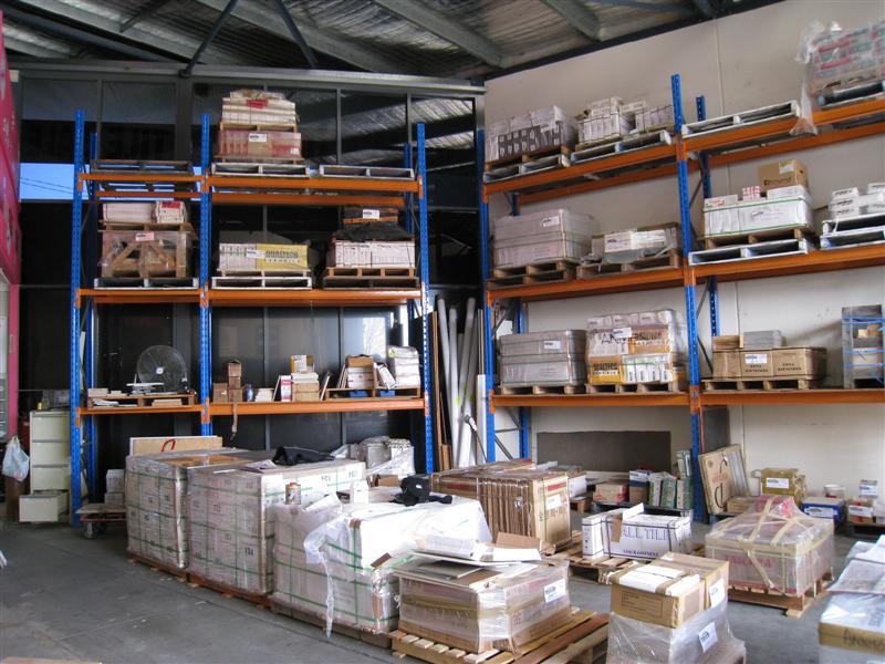 Versatile Commercial Showroom in Main Road Location Picture 3