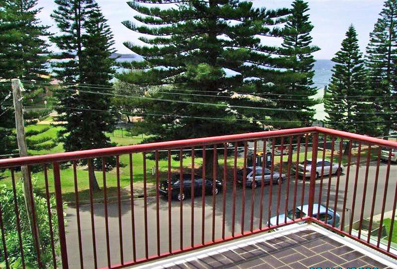 Lovely Beachside Apartment Picture 1