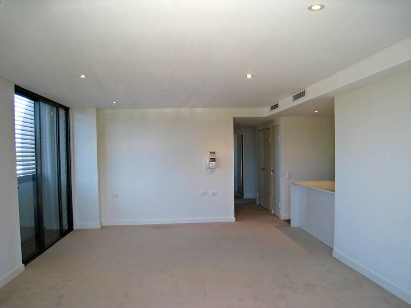 Mona Vale CBD Picture 3