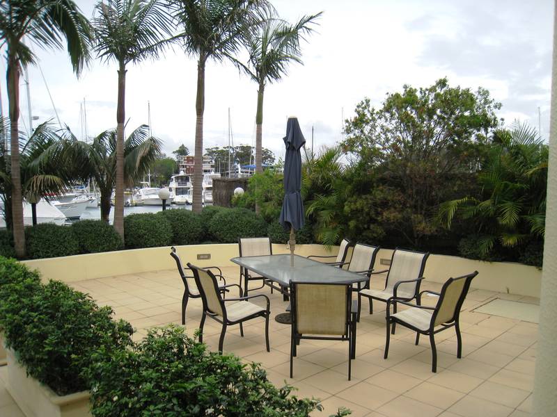 Waterfront office Picture 3