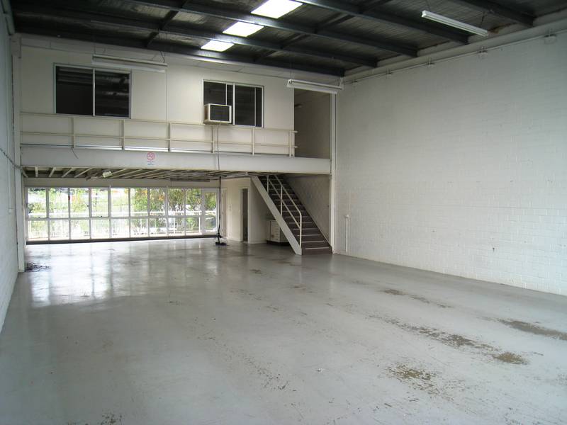 Great Medium Sized Industrial Unit Picture 2
