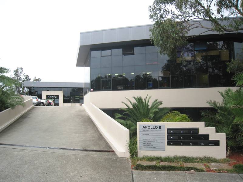 OUTSTANDING OFFICE/SHOWROOM Picture 2