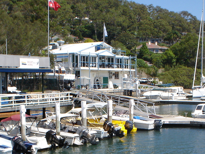 QUALITY SHOP IN MARINA LOCATION Picture 1