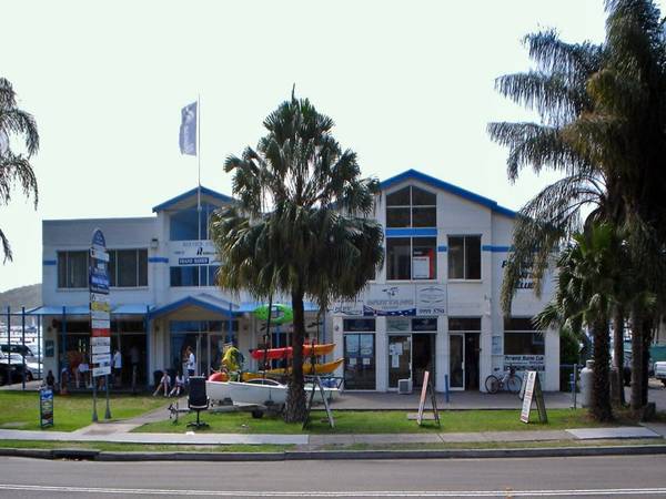 VARIOUS OFFICES SUITES IN QUALITY MARINA LOCATION Picture 2