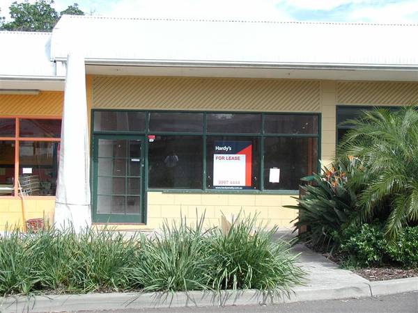 VERSATILE RETAIL SHOP IN POPULAR POSITION Picture 1