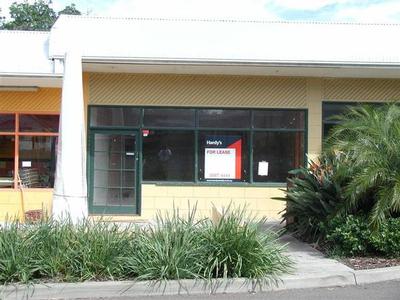 VERSATILE RETAIL SHOP IN POPULAR POSITION Picture