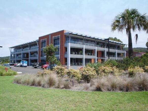 CONTEMPORY COMMERCIAL OFFICE SUITE IN MONA VALE BUSINESS CENTRE Picture 1