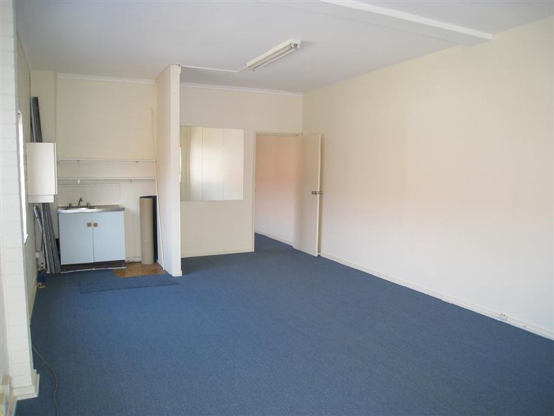 SUNNY NORTHERLY OUTLOOK FIRST FLOOR COMMERCIAL OFFICE SUITE Picture 2