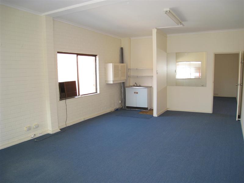 SUNNY NORTHERLY OUTLOOK FIRST FLOOR COMMERCIAL OFFICE SUITE Picture 3