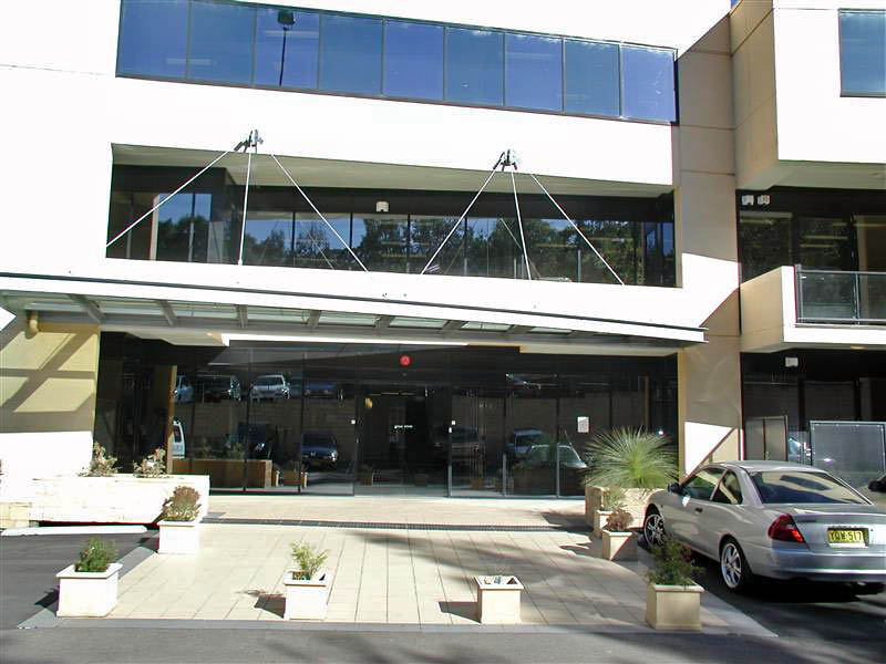 CORPORATE PRESENTATION COMMERCIAL OFFICE SUITE Picture 2