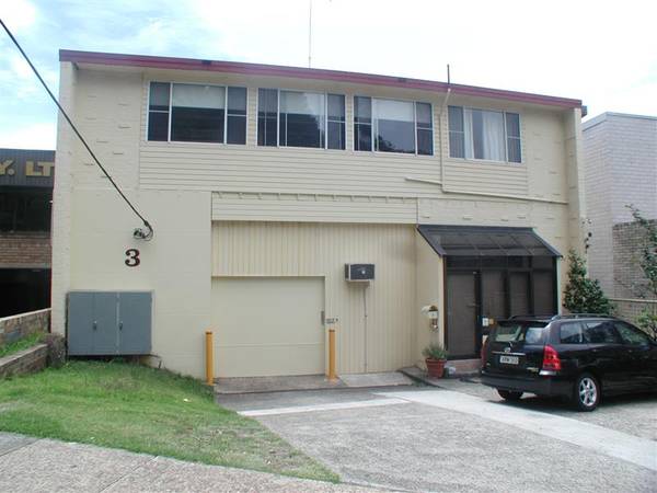 INDUSTRIAL FACTORY WITH 5 BEDROOM RESIDENCE Picture 1