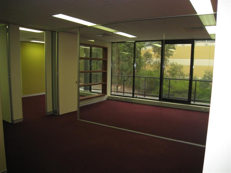 PROFESSIONAL QUALITY COMMERCIAL OFFICE SUITE Picture 3