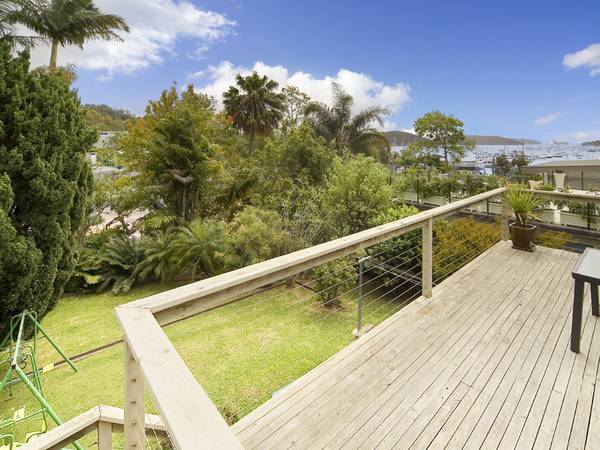 Perfect Pittwater Residence with Picturesque Views Picture 3