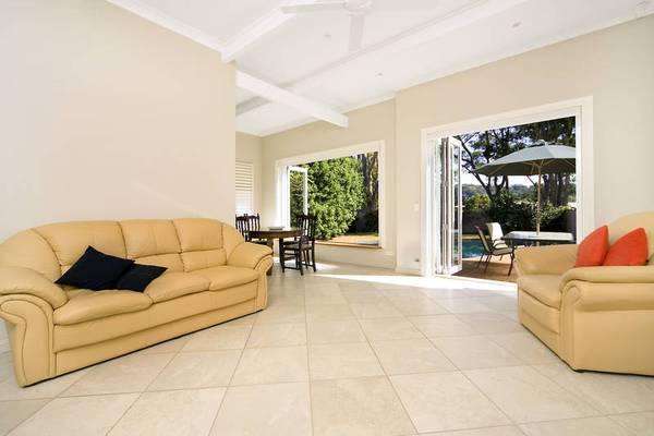 Mediterranean Magic Idyllically Located Moments to Newport Beach Picture 2