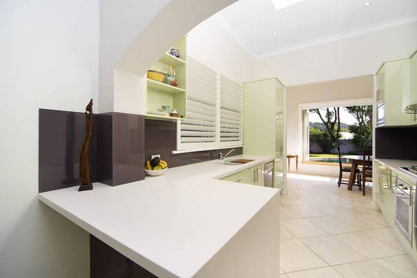 Mediterranean Magic Idyllically Located Moments to Newport Beach Picture 3