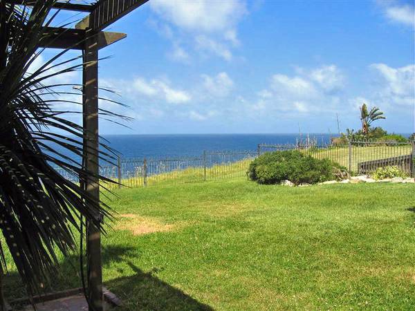 HUGE BEACHSIDE FAMILY HOME Picture 1