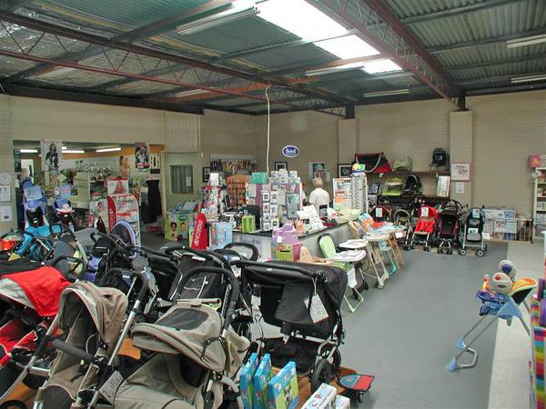 SHOWROOM WAREHOUSE SHOWROOM WAREHOUSE