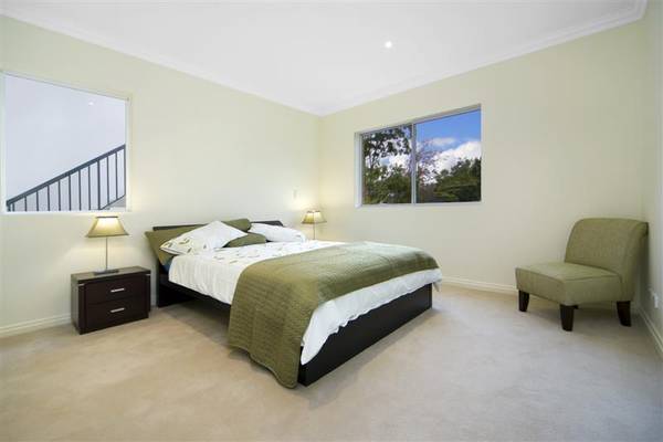 Quiet North Facing Apartment Picture 2