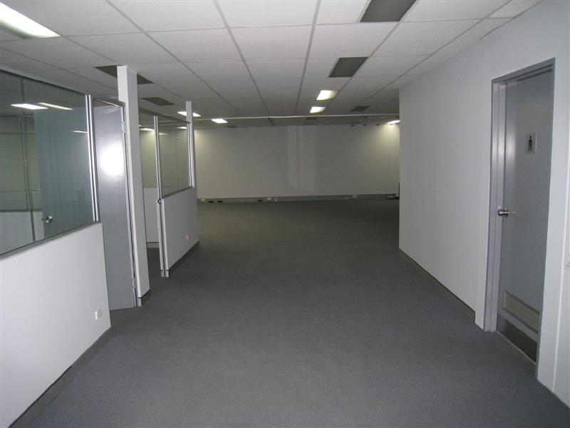 MODERN COMMERCIAL OFFICE WAREHOUSE Picture 3